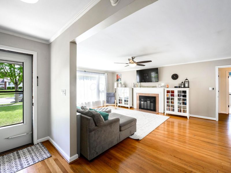 3131 Redding Road, Columbus, OH 43221 Photo 2
