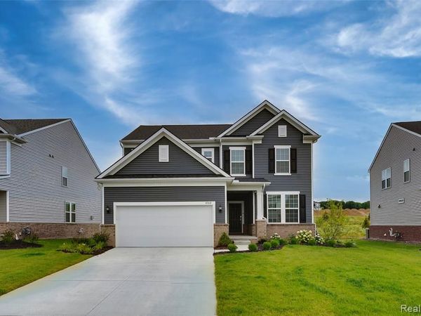 4568 Paradise Parkway, Milford Twp, MI 48381