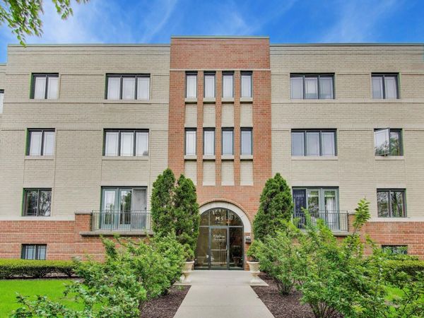 Unit 101, Park Ridge, IL 60068