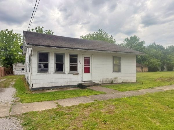 1018 Girard Street , Metropolis, IL 62960