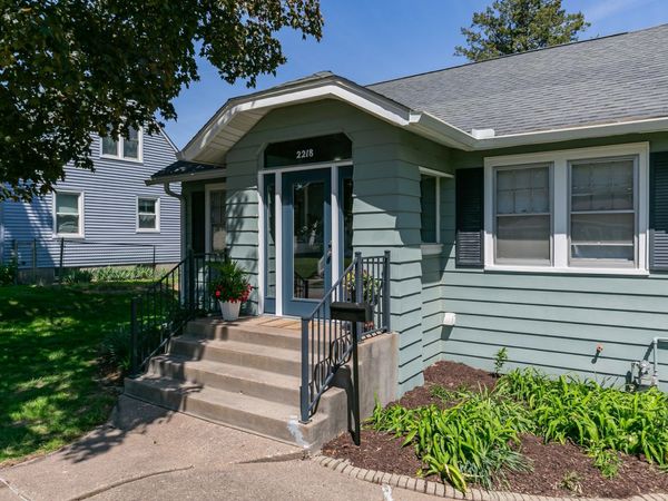2218 W Lombard Street, Davenport, IA 52806
