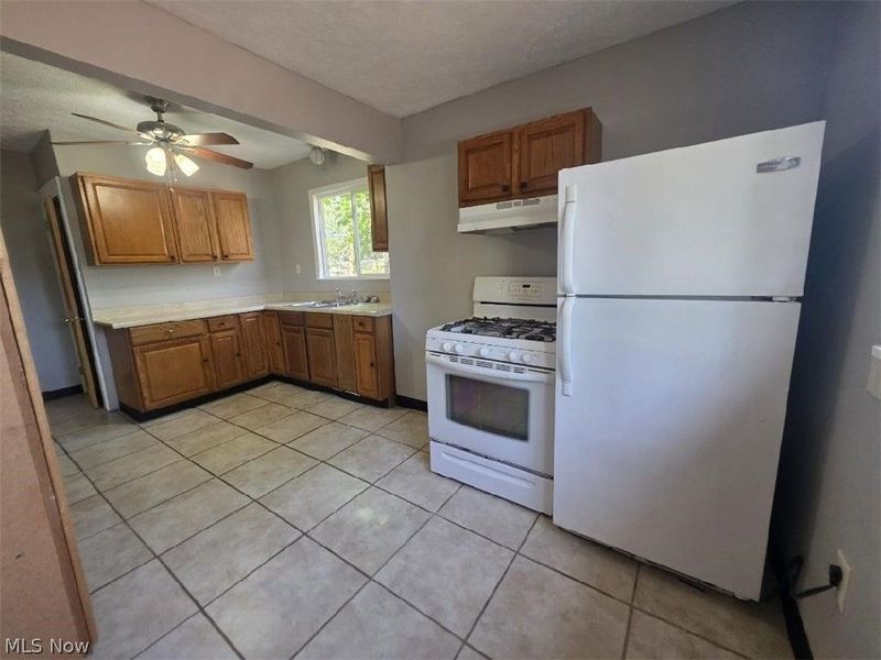 907 14th Street NE, Canton, OH 44714 Photo 4