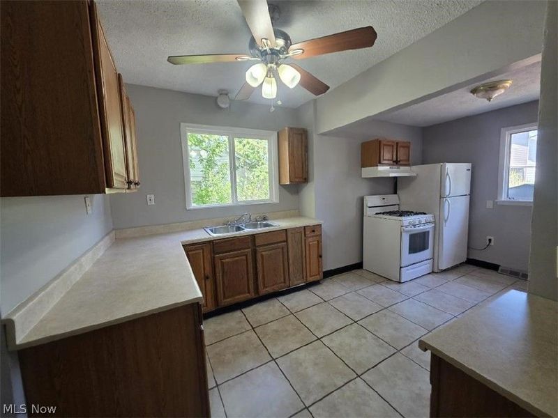 907 14th Street NE, Canton, OH 44714 Photo 5