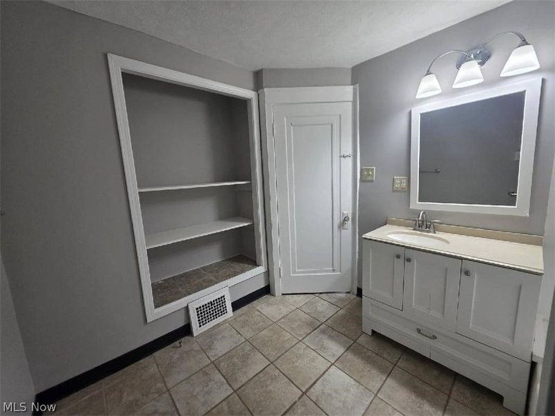 907 14th Street NE, Canton, OH 44714 Photo 8