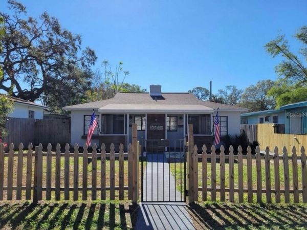330 20TH AVENUE S, Unit UPPER, ST PETERSBURG, FL 33705