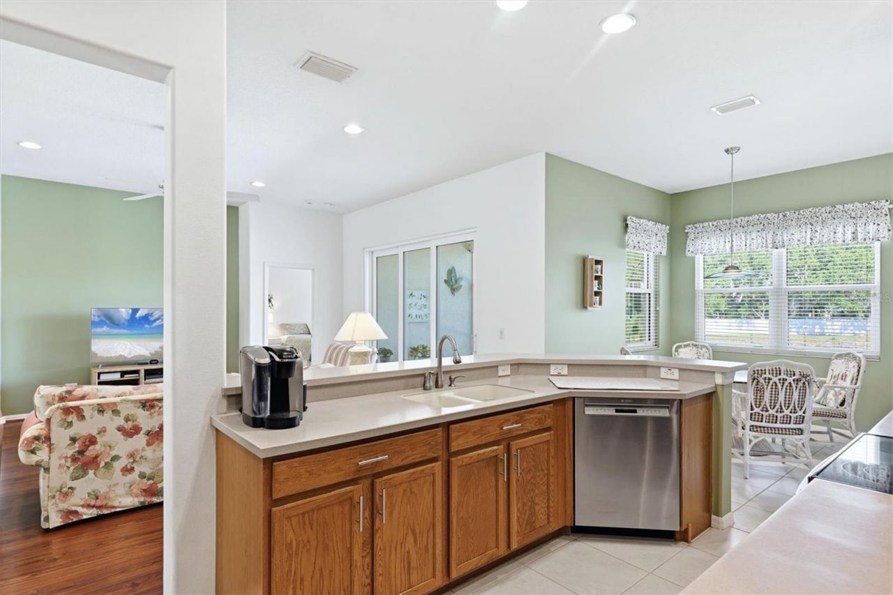 4227 61st Avenue E, Bradenton, FL 34203 Photo