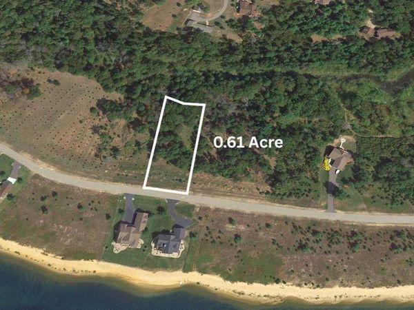 N8038 North Shore Drive, New Lisbon, WI 53950