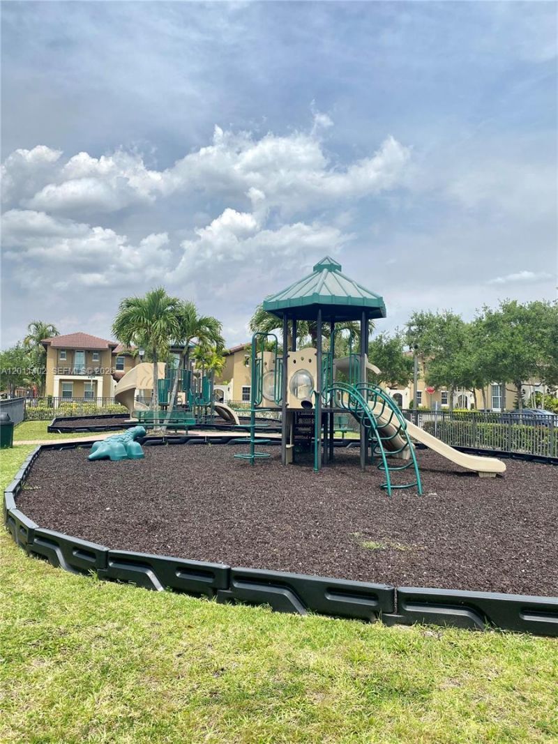 1049 SW 147th Ave, Unit 5607, Pembroke Pines, FL 33027 Photo