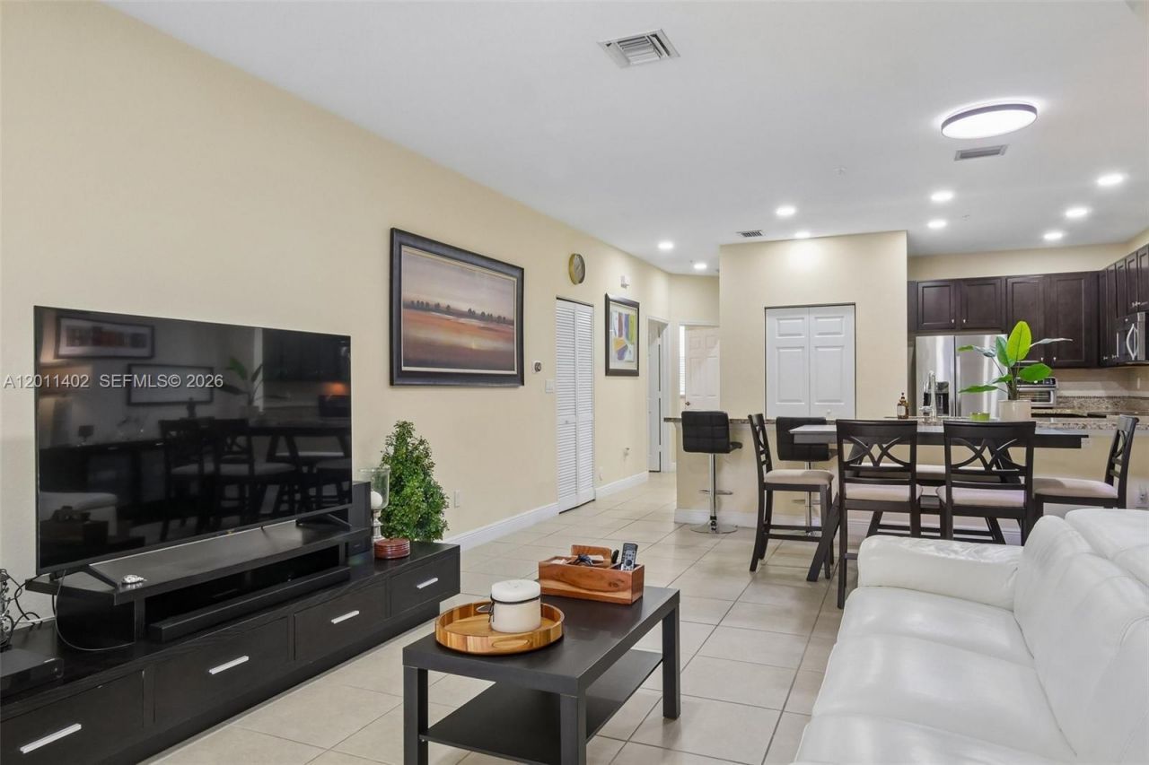 1049 SW 147th Ave, Unit 5607, Pembroke Pines, FL 33027 Photo