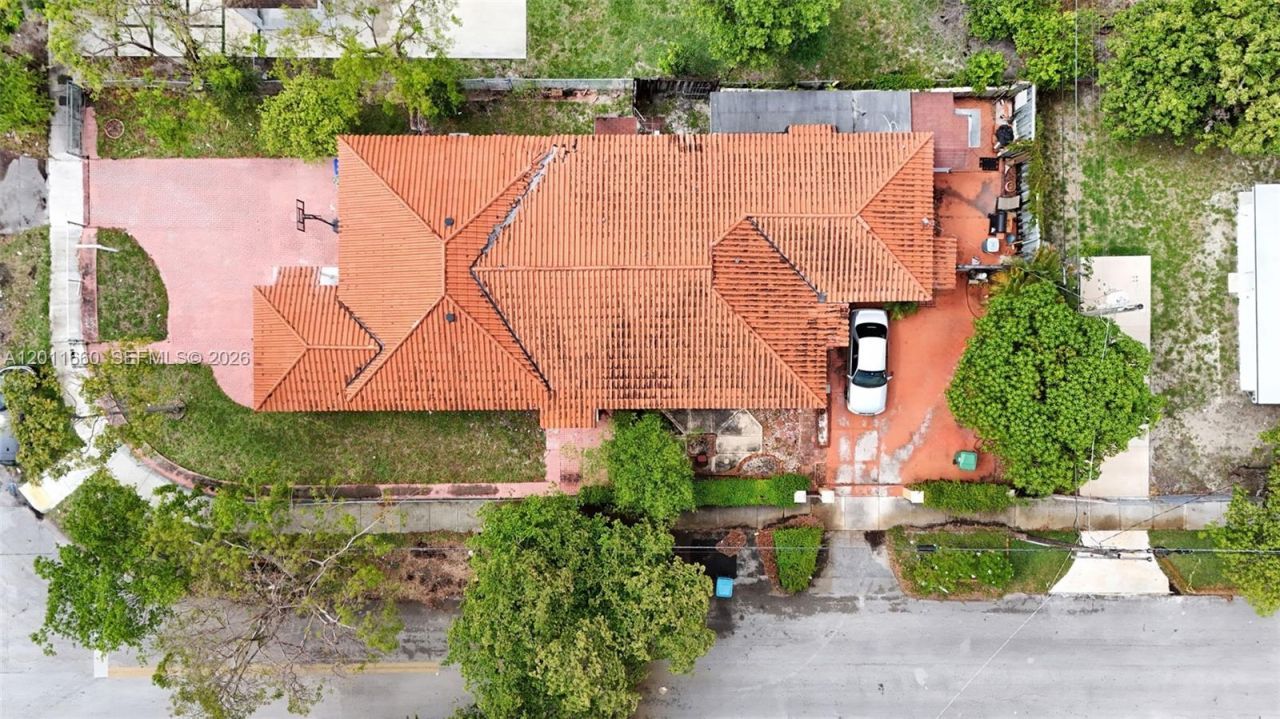 520 NW 32nd Pl , Unit 520, Miami, FL 33125 Photo