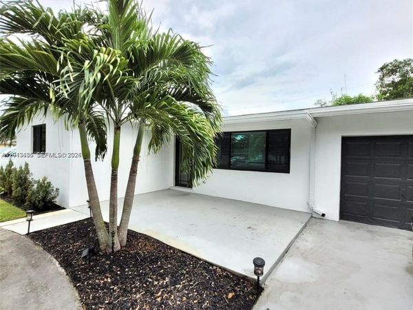 6730 Charleston St , Hollywood, FL 33024