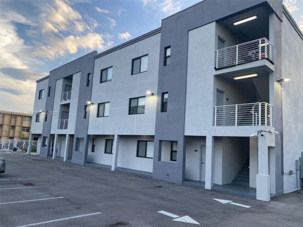 423 E 27th St , Unit 102, Hialeah, FL 33013
