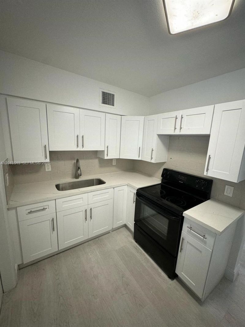 7360 SW 21st St , Unit 7362, Miami, FL 33155 Photo
