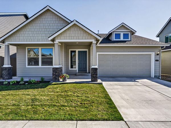 3023 NE Red Oak Drive, Bend, OR 97701