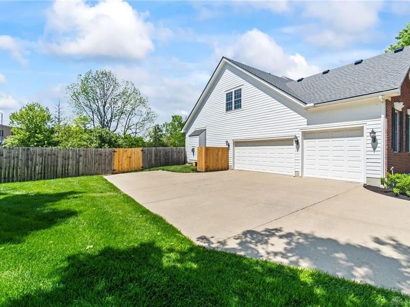679 Towncrest Drive, Beavercreek, OH 45434 Photo 10