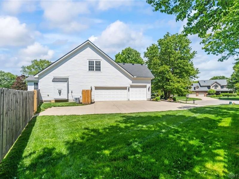 679 Towncrest Drive, Beavercreek, OH 45434 Photo 11
