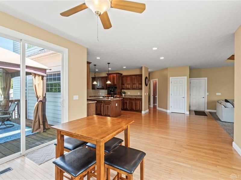 679 Towncrest Drive, Beavercreek, OH 45434 Photo 25