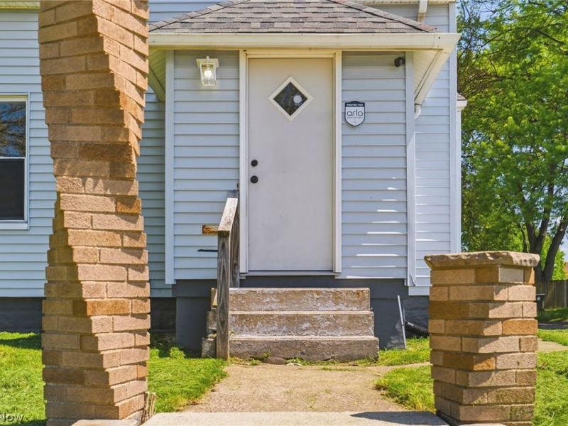 1646 Royal Avenue NE, Canton, OH 44705 Photo 4