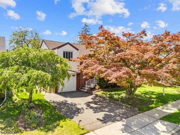 13 Lockwood Dr, Clifton, NJ 07013
