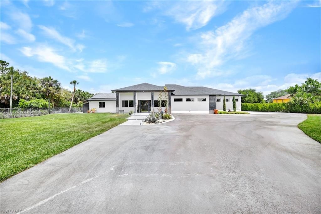 121 20th Ave Ne, Naples, FL 34120 Photo