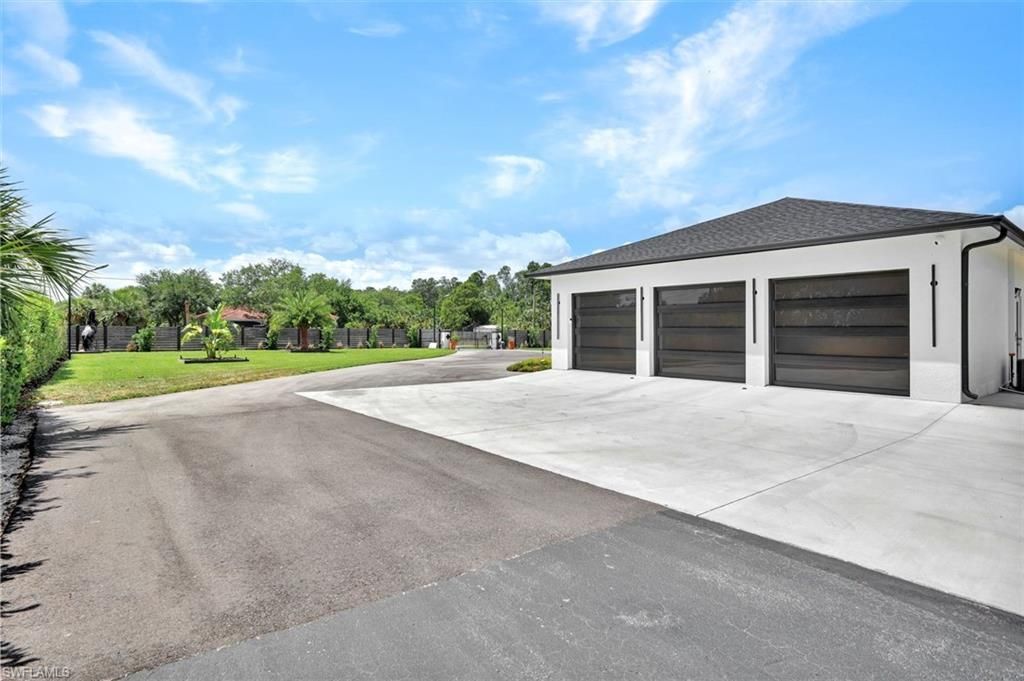 121 20th Ave Ne, Naples, FL 34120 Photo