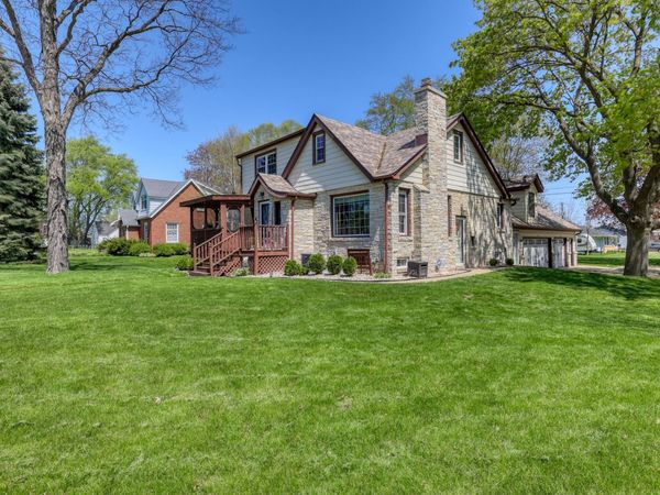 5518 S 110th St, Hales Corners, WI 53130