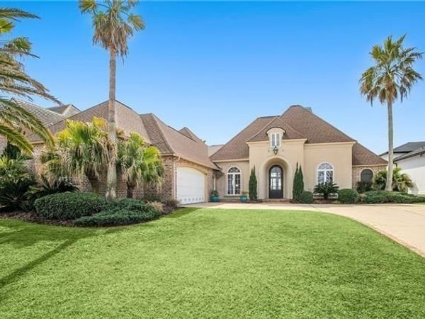 2236 SUNSET Boulevard , Slidell, LA 70461