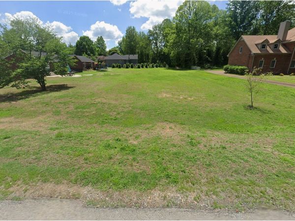413 Harpeth Meadows Dr , Kingston Springs, TN 37082
