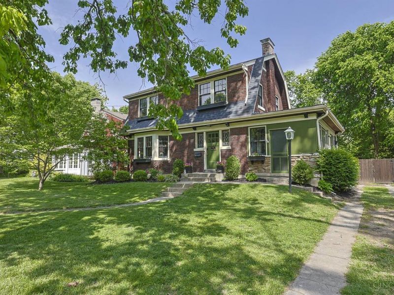 96 Burns Avenue, Wyoming, OH 45215 Photo 2