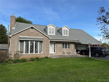 16 Davison Road , Lockport, NY 14094