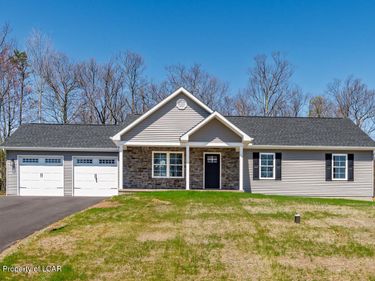231 Mountain Road, Drums, PA 18222