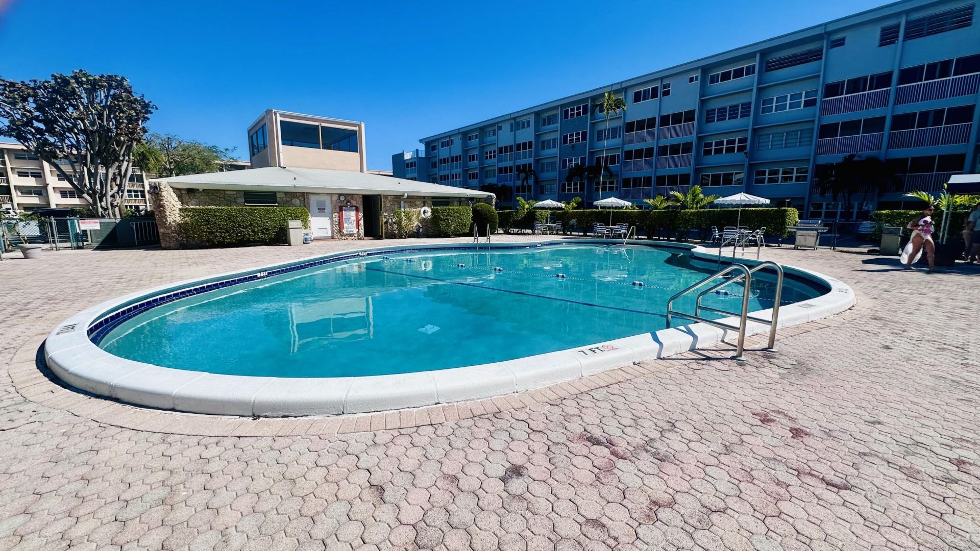 330 SE 2nd Street, Unit 202g, Hallandale Beach, FL 33009 Photo