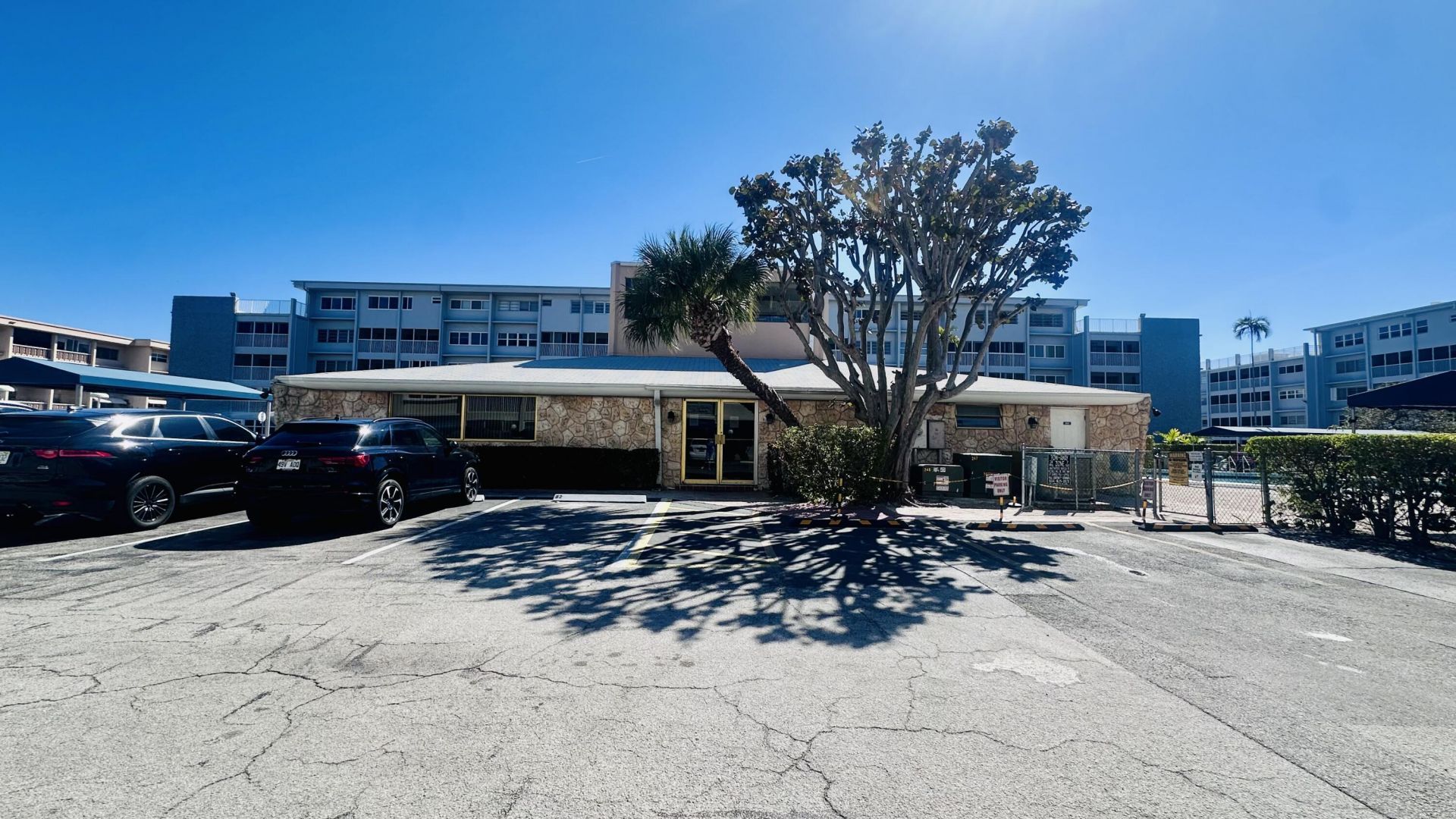 330 SE 2nd Street, Unit 202g, Hallandale Beach, FL 33009 Photo