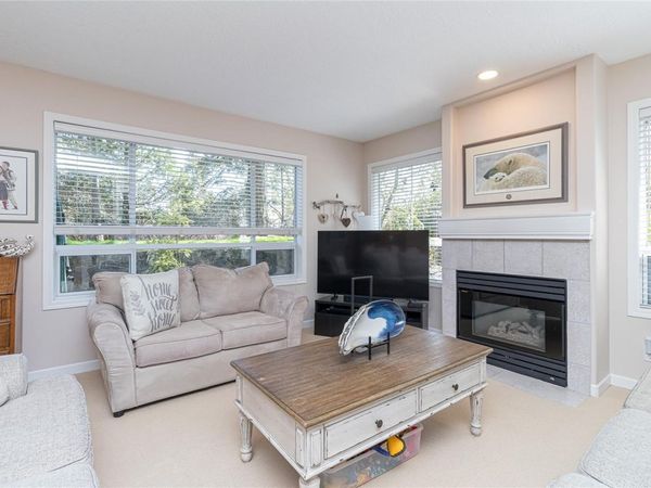 4619 Elk Lake Dr , Unit 9, Saanich, BC V8Z 5M2