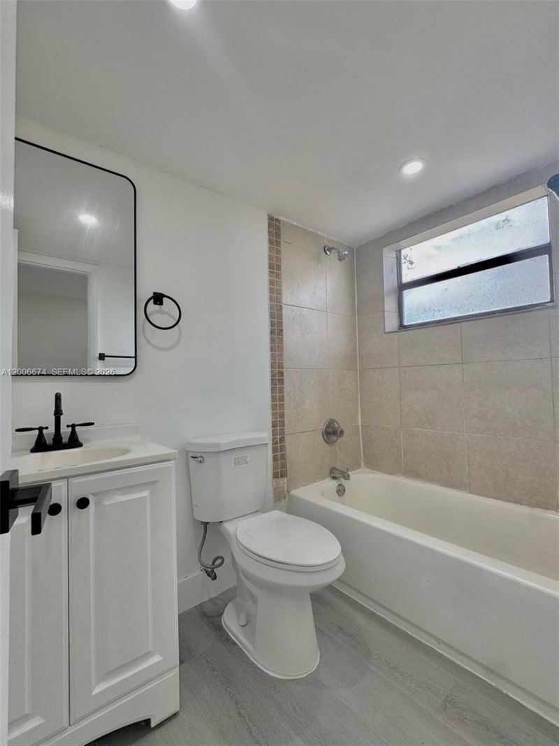 417 NW 2nd Ave , Unit 000, Hallandale Beach, FL 33009 Photo