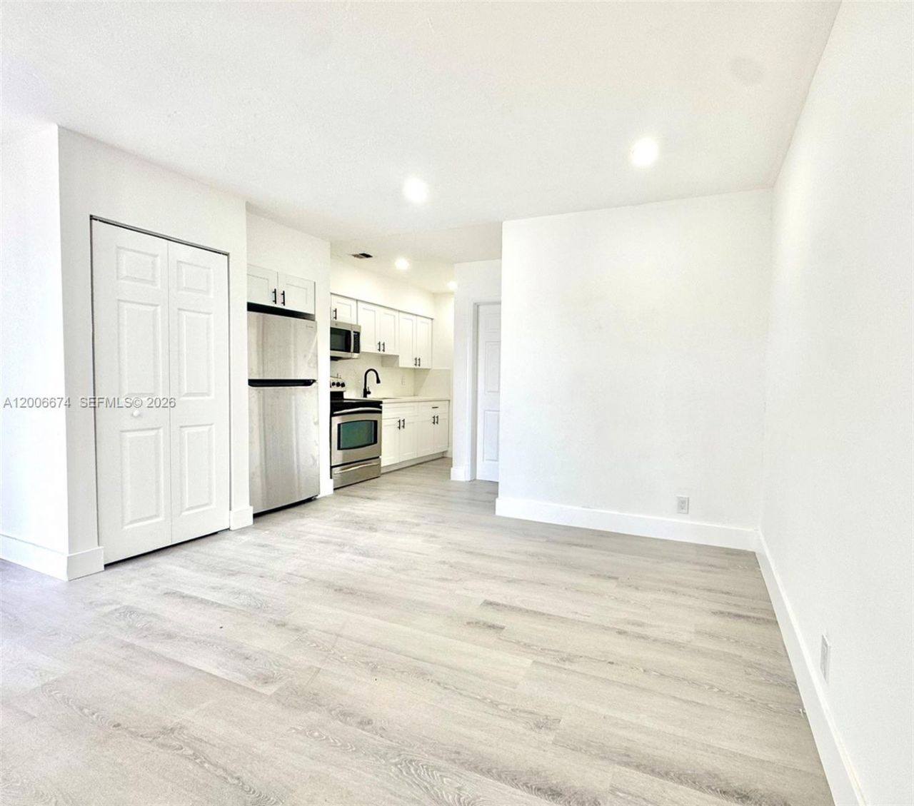 417 NW 2nd Ave , Unit 000, Hallandale Beach, FL 33009 Photo