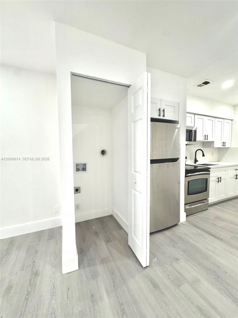 417 NW 2nd Ave , Unit 000, Hallandale Beach, FL 33009 Photo