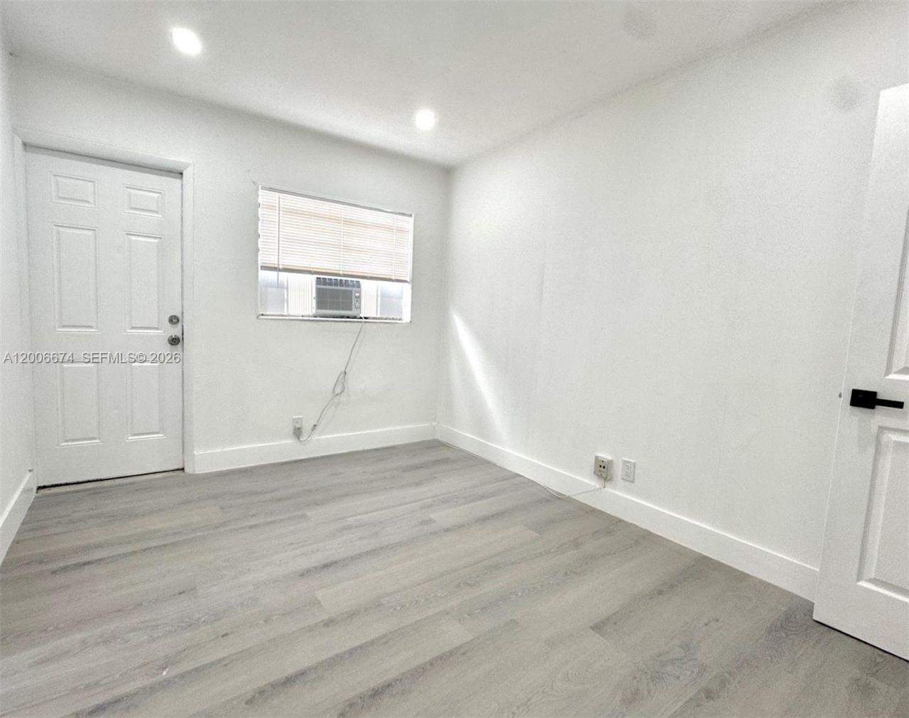417 NW 2nd Ave , Unit 000, Hallandale Beach, FL 33009 Photo