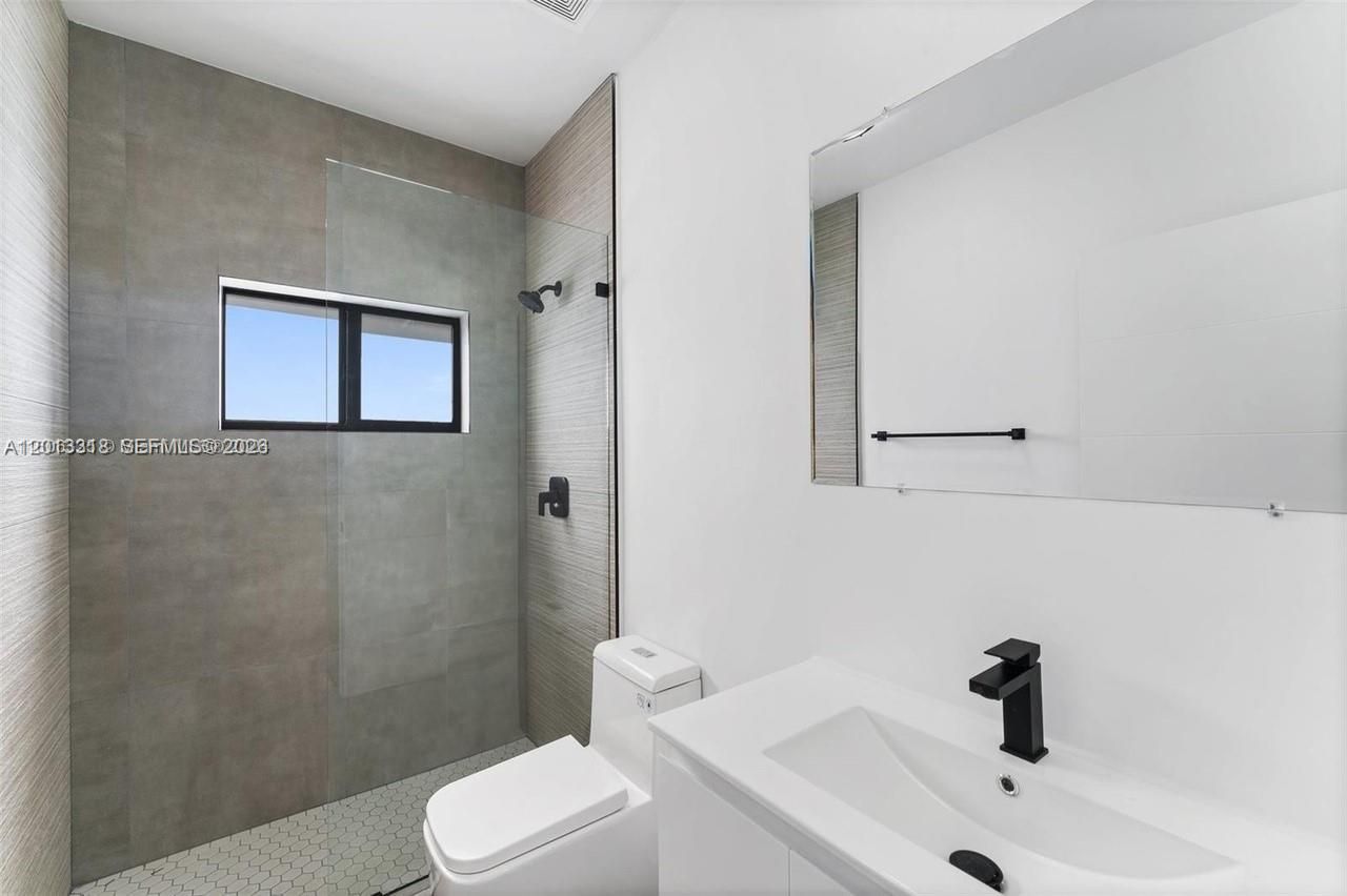 233 NW 120th St , Miami, FL 33168 Photo