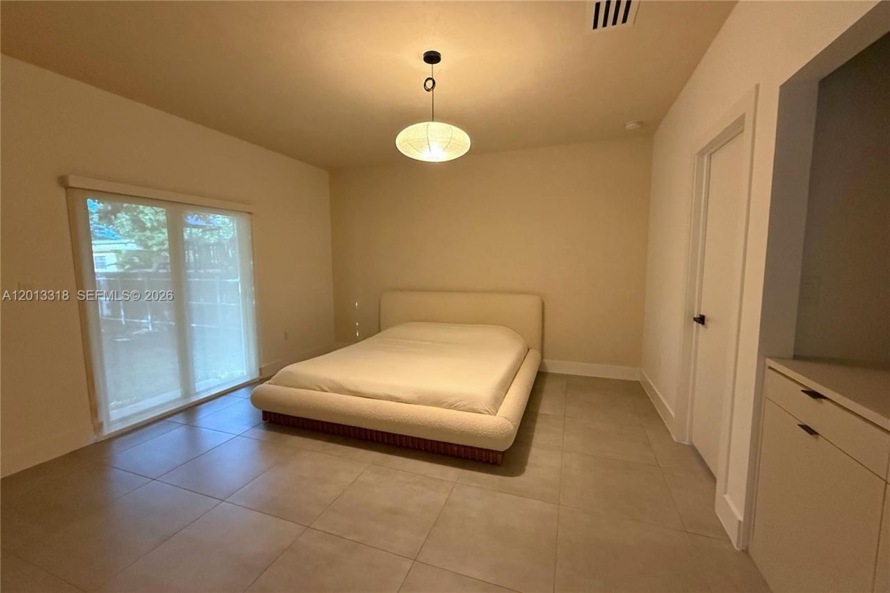 233 NW 120th St , Miami, FL 33168 Photo