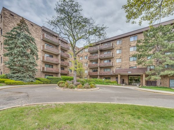 720 Wellington Avenue , Unit 307, Elk Grove Village, IL 60007