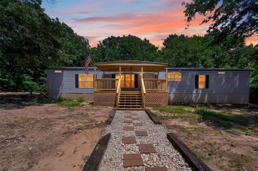 475 An County Rd. 2236, Palestine, TX 75803 Main Photo