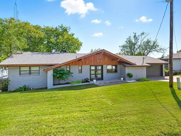 80 Bayside Circle, Gainesville, TX 76240