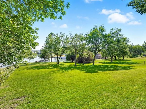80 Bayside Circle, Gainesville, TX 76240