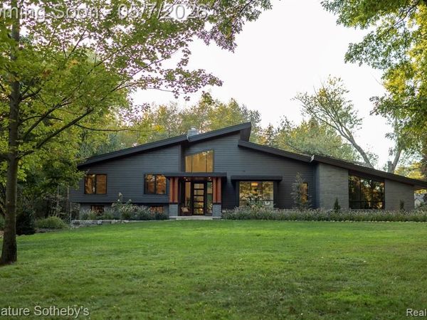 4720 Dover Road, Bloomfield Hills, MI 48304