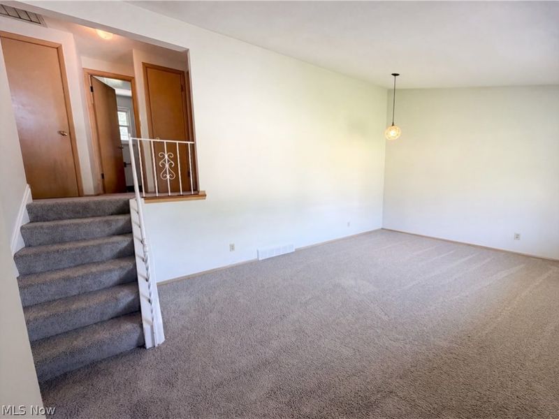 5444 Kenbridge Drive , Cleveland, OH 44143 Photo 8