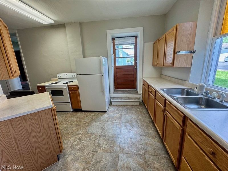 73 S 9th Street, McConnelsville, OH 43756 Photo 8