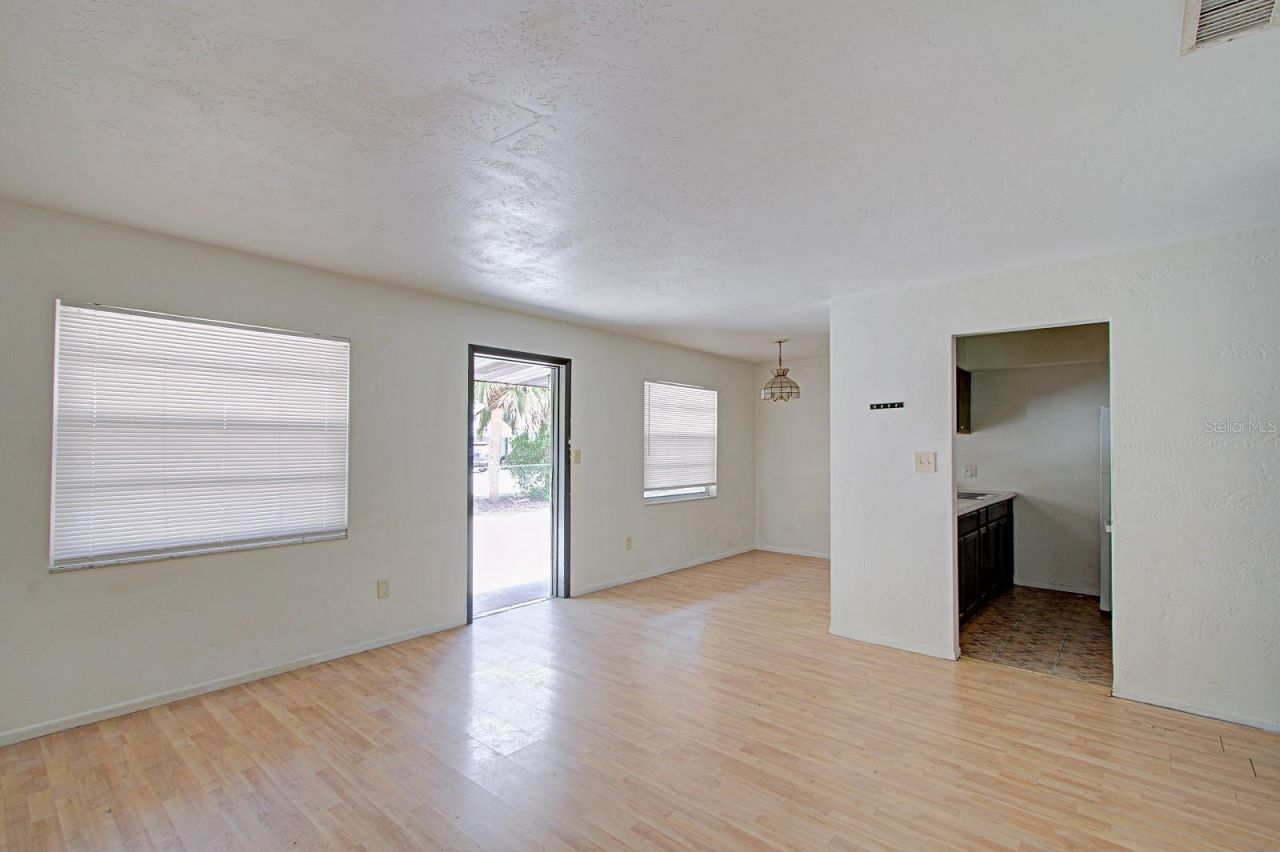 830 N Clake Street , Deland, FL 32724 Photo