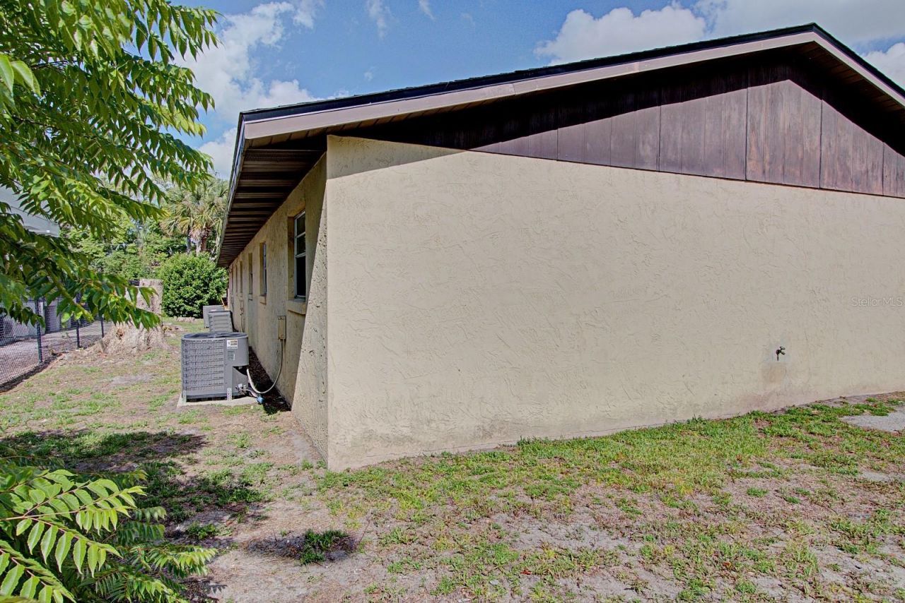 830 N Clake Street , Deland, FL 32724 Photo