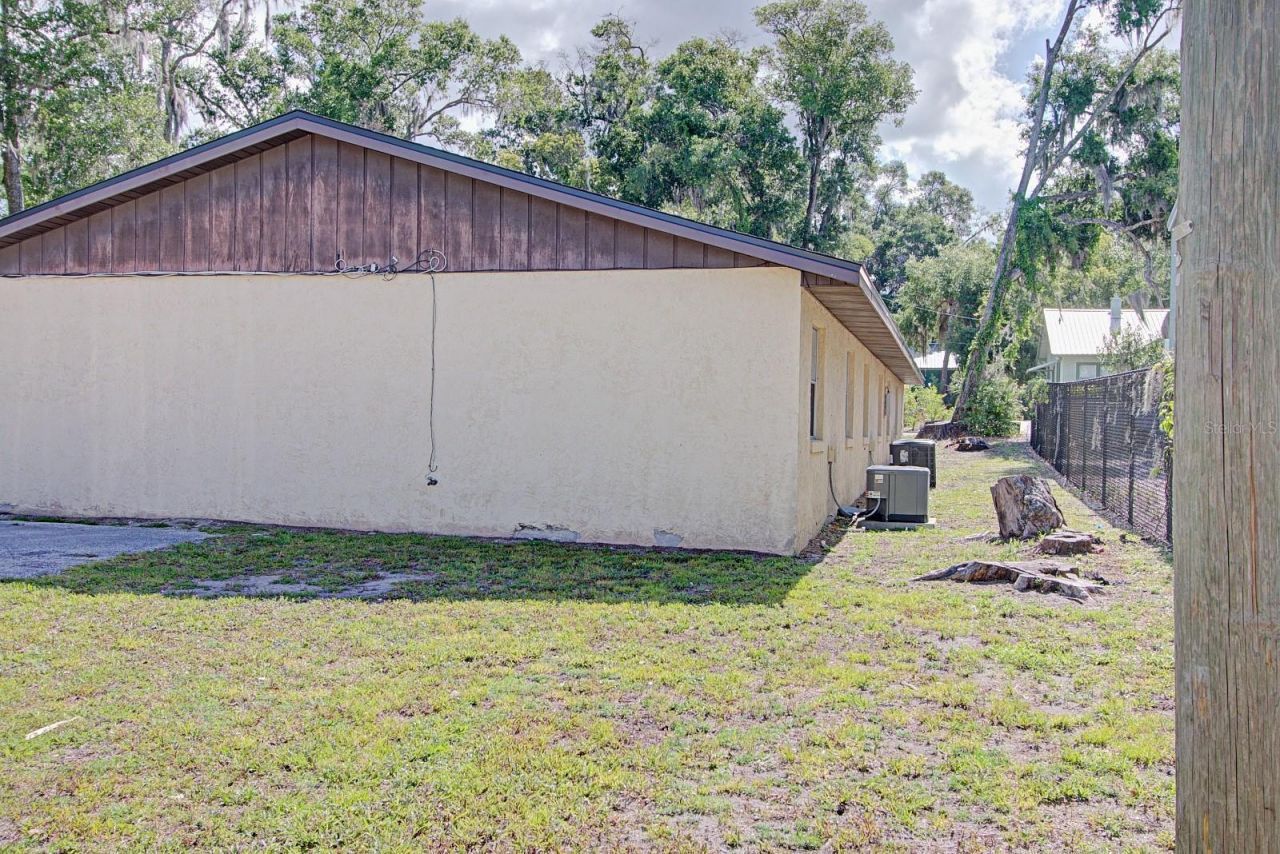 830 N Clake Street , Deland, FL 32724 Photo
